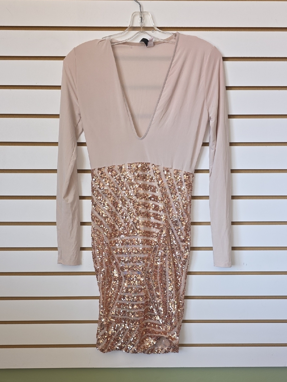 Elegant Long-Sleeve Rose Gold Sequin V-Neck Bodysuit Dress